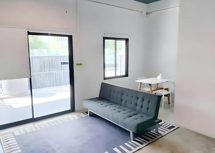 Xx Yellow Place Sukhumvit Soi 2 - Bts Nana